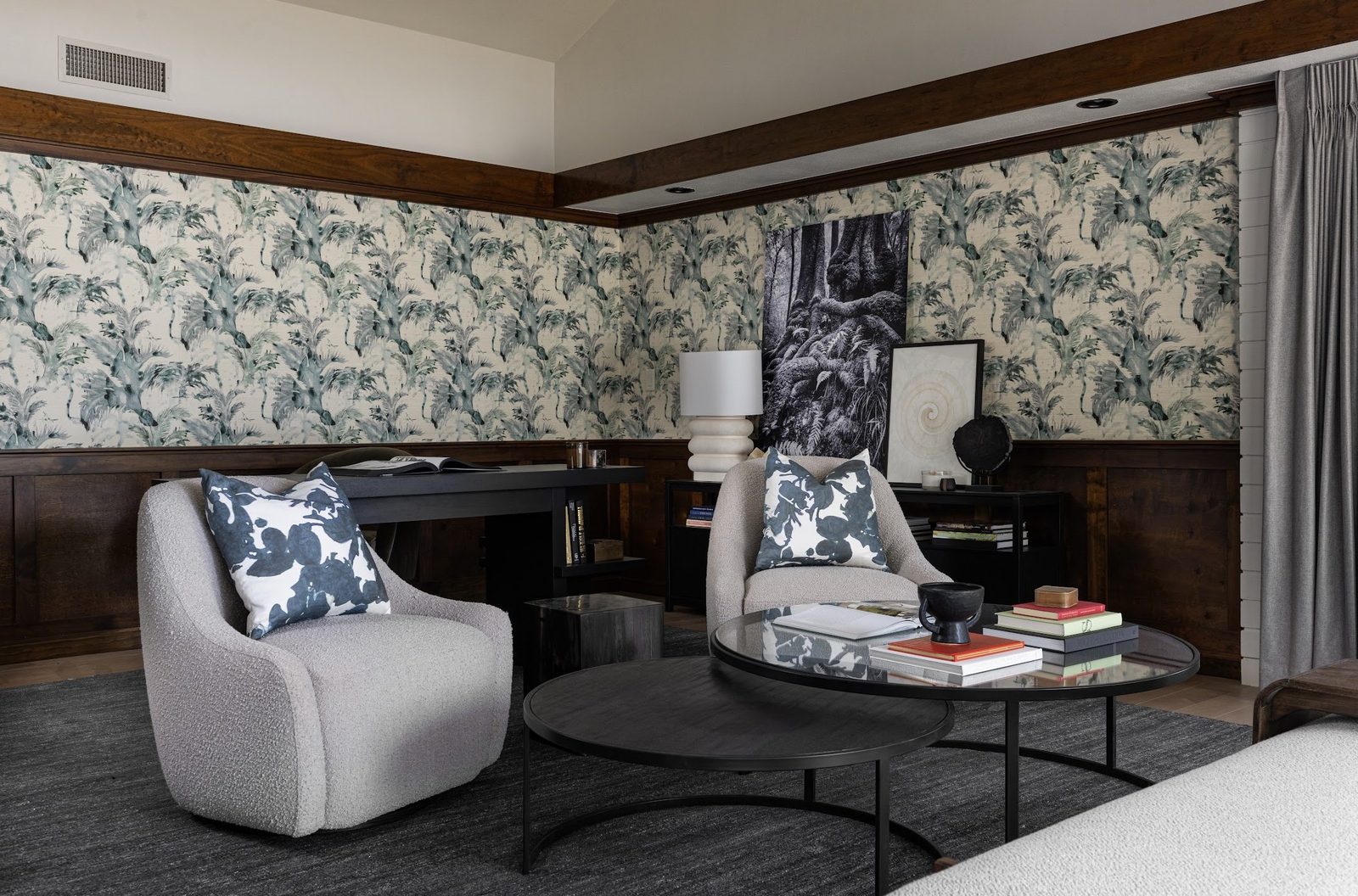 Florida Lakefront — interior view 4